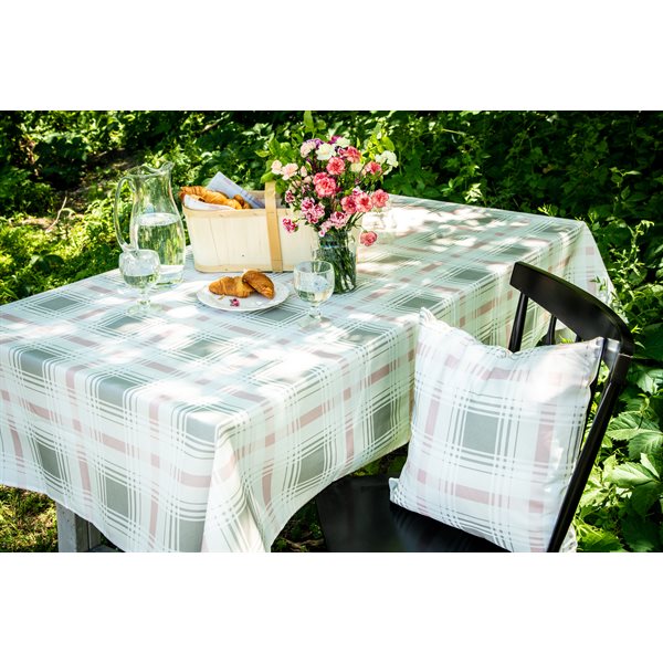 Pique-Nique pink and grey plaid tablecloth 